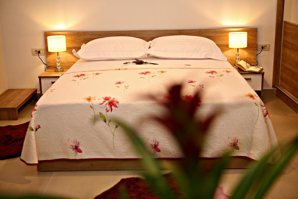 Apartments Sanja Trogir Buitenkant foto